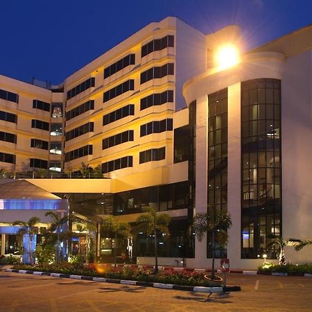 Chon Inter Hotel Чонбурі Екстер'єр фото