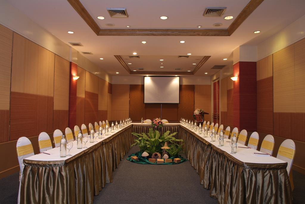 Chon Inter Hotel Чонбурі Екстер'єр фото