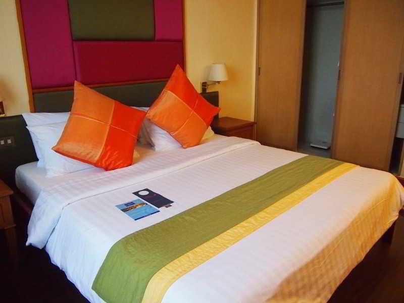 Chon Inter Hotel Чонбурі Екстер'єр фото