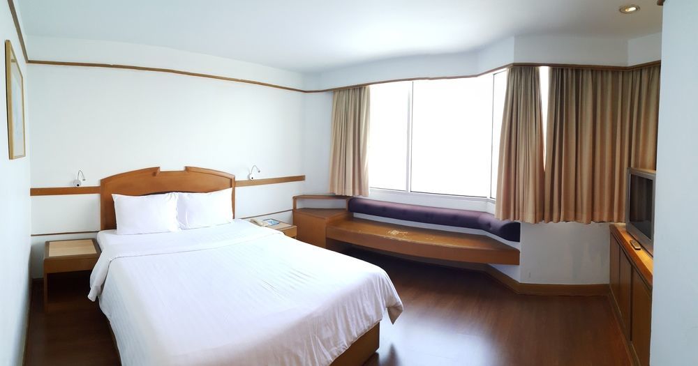 Chon Inter Hotel Чонбурі Екстер'єр фото