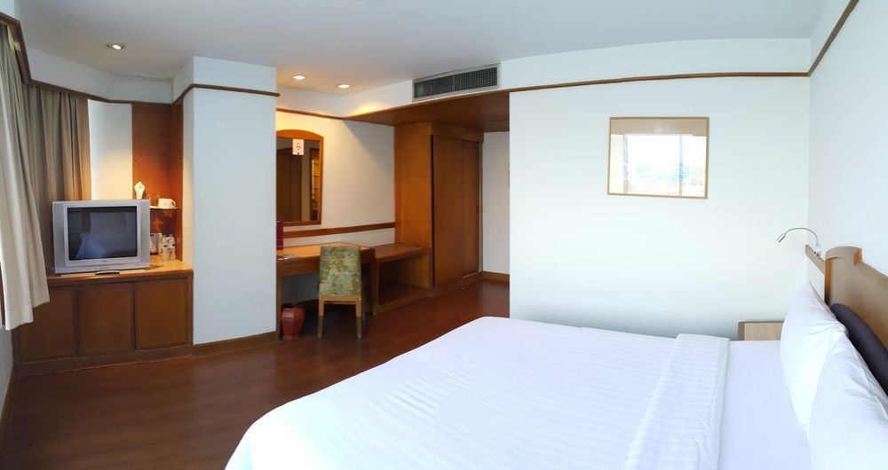 Chon Inter Hotel Чонбурі Екстер'єр фото