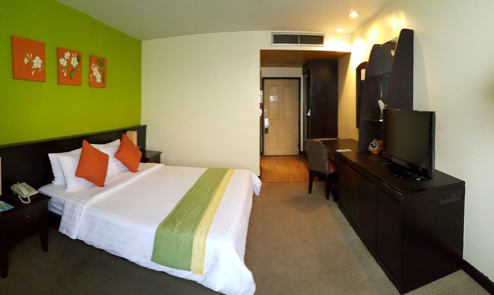 Chon Inter Hotel Чонбурі Екстер'єр фото