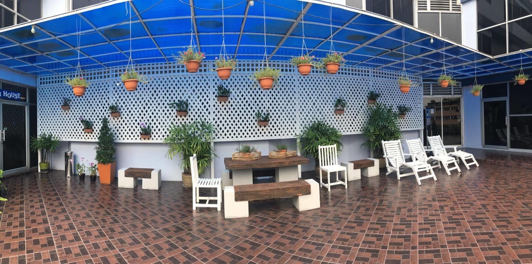 Chon Inter Hotel Чонбурі Екстер'єр фото