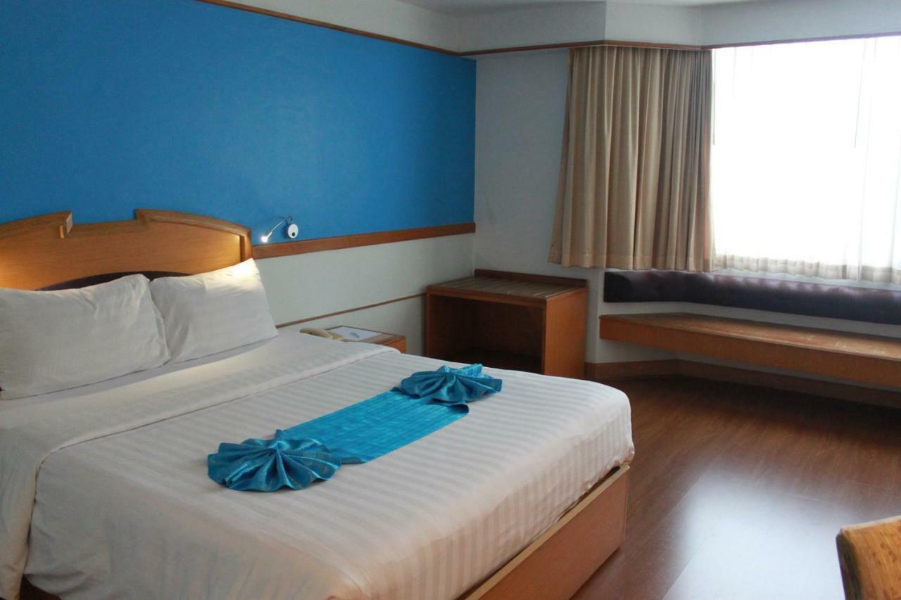 Chon Inter Hotel Чонбурі Екстер'єр фото