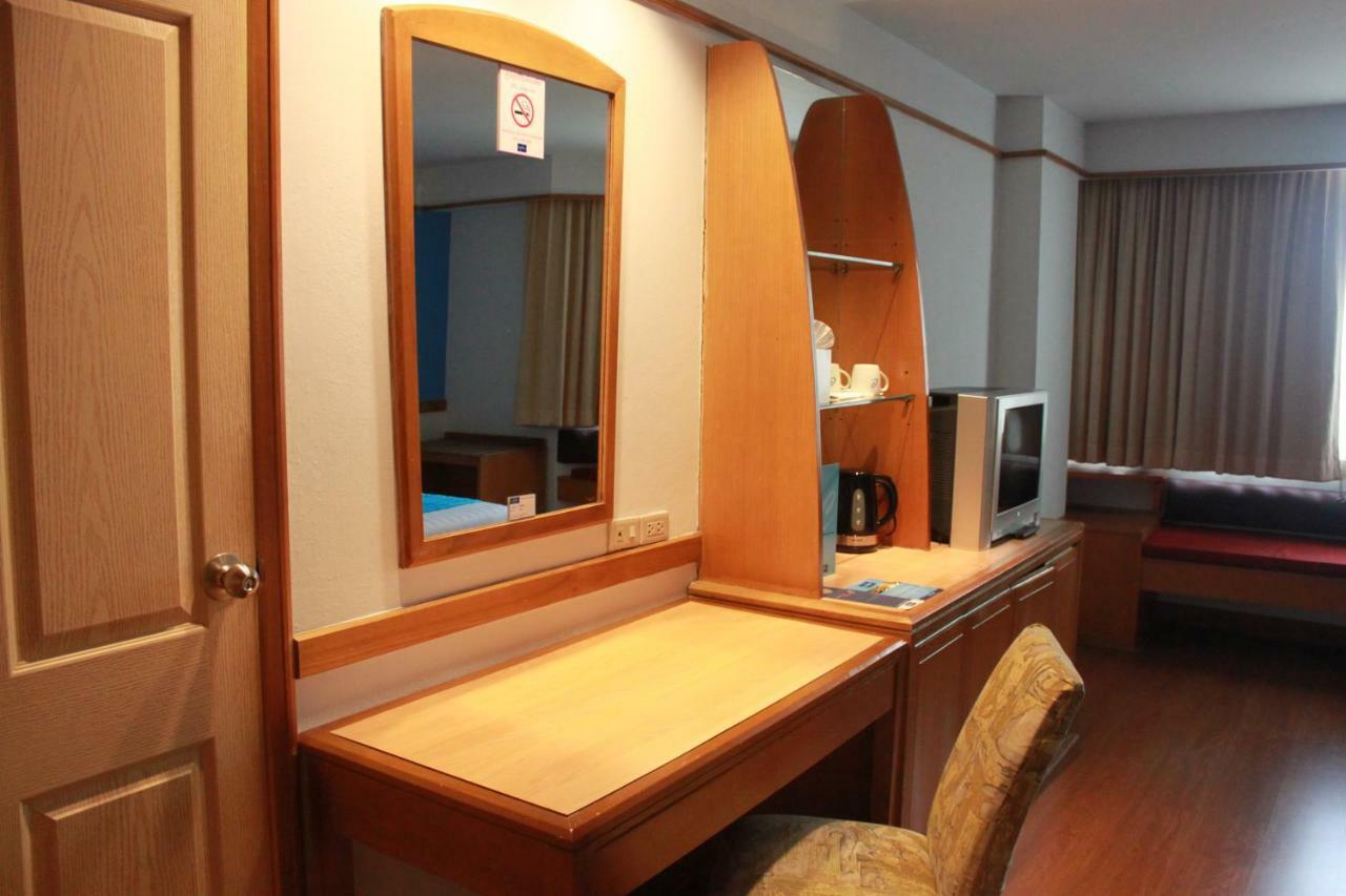 Chon Inter Hotel Чонбурі Екстер'єр фото