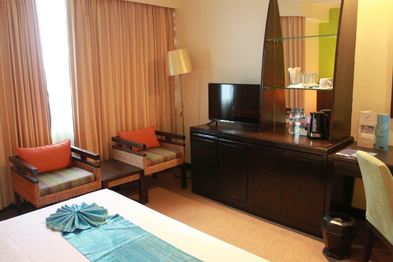 Chon Inter Hotel Чонбурі Екстер'єр фото